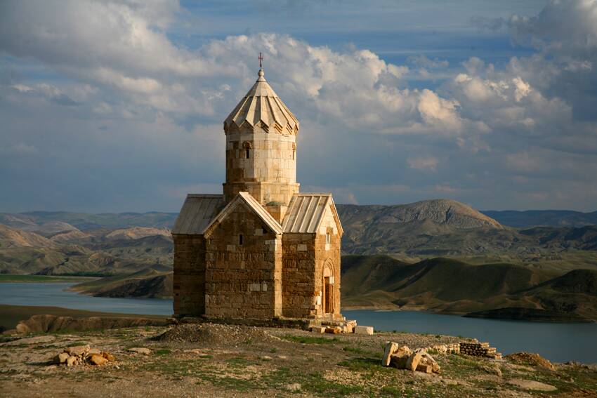 The Armenian Monastic Ensembles in Iran - The Chapel of Dzordzor