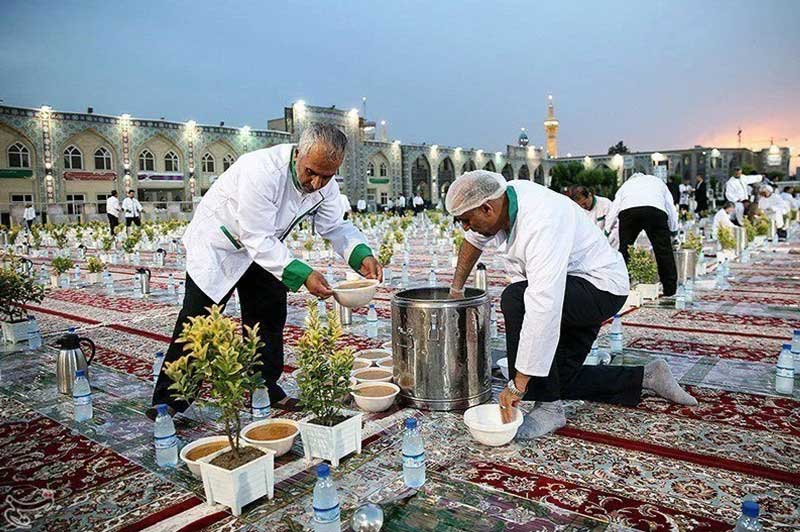 Traveling to Iran During Ramadan - Another cultural practice during Ramadan is the distribution of food and drinks known as "Nazri".