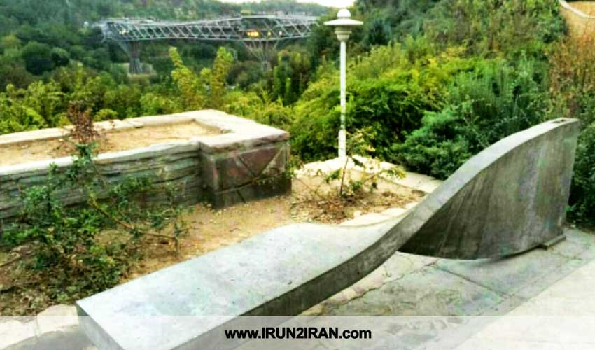 AB-o-Atash-Park,-Tabiat-Bridge-benches