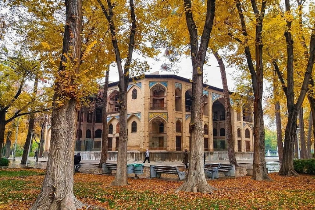 Palais Hasht Behesht