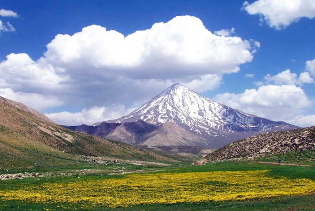 damavand trekking tour